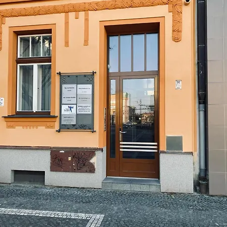 Kompletně Vybavené U Divadla - Wi-fi Zdarma Apartamento