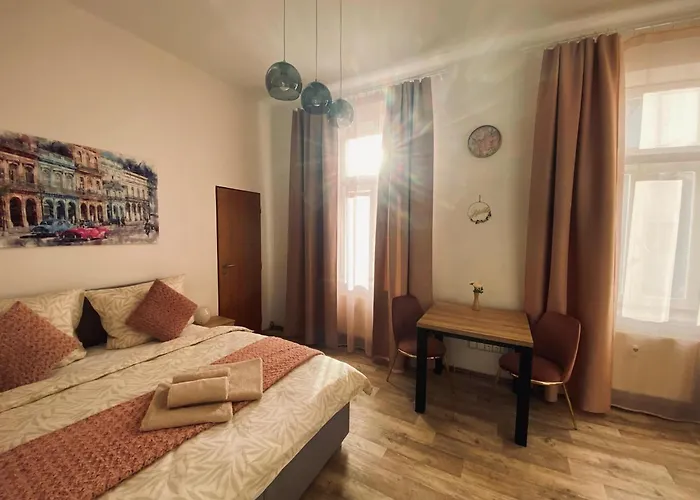 Lägenhet Kompletne Vybavene U Divadla - Wi-fi Zdarma - #homevibes51 Pardubice