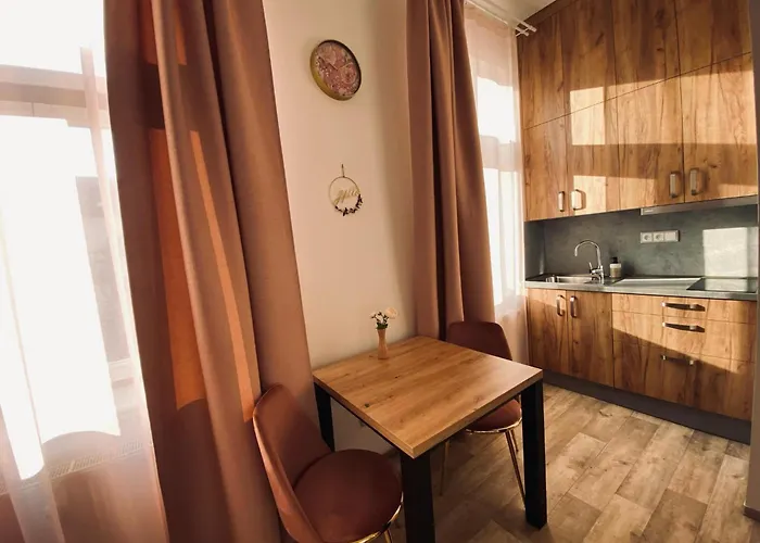 Kompletne Vybavene U Divadla - Wi-fi Zdarma - #homevibes51 *