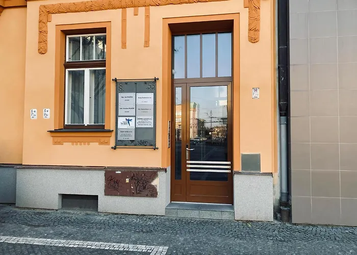 Kompletne Vybavene U Divadla - Wi-fi Zdarma - #homevibes51 Lägenhet